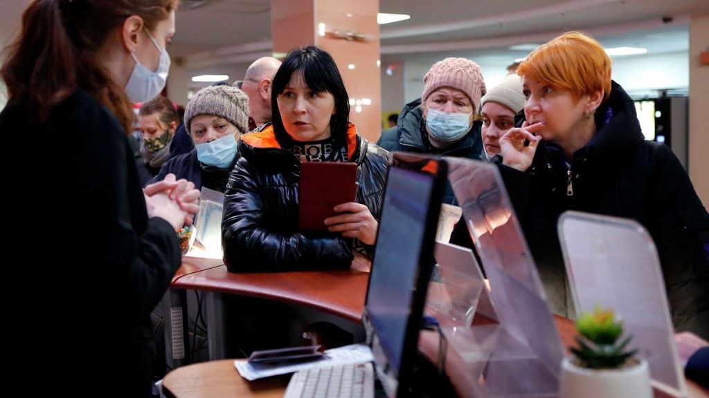 Граждане, которые вынужденно покинули территорию Украины и прибыли на территорию Российской Федерации не ранее 18 февраля 2022 года после 18.00 ч. могут получить денежную помощь.