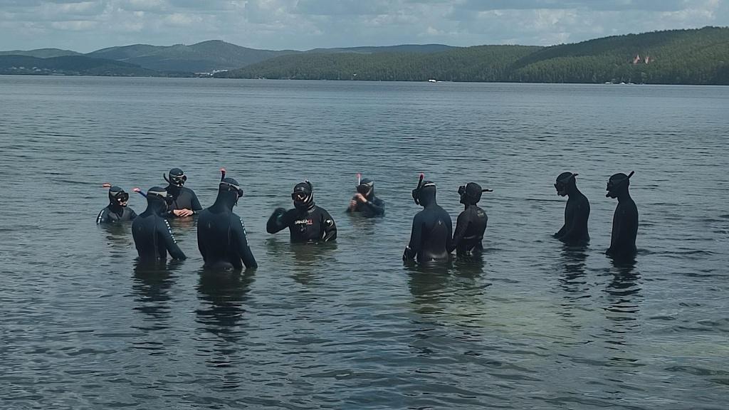 Воспитанники оборонно-спортивного центра укрепляют характер на сборах по дайвингу