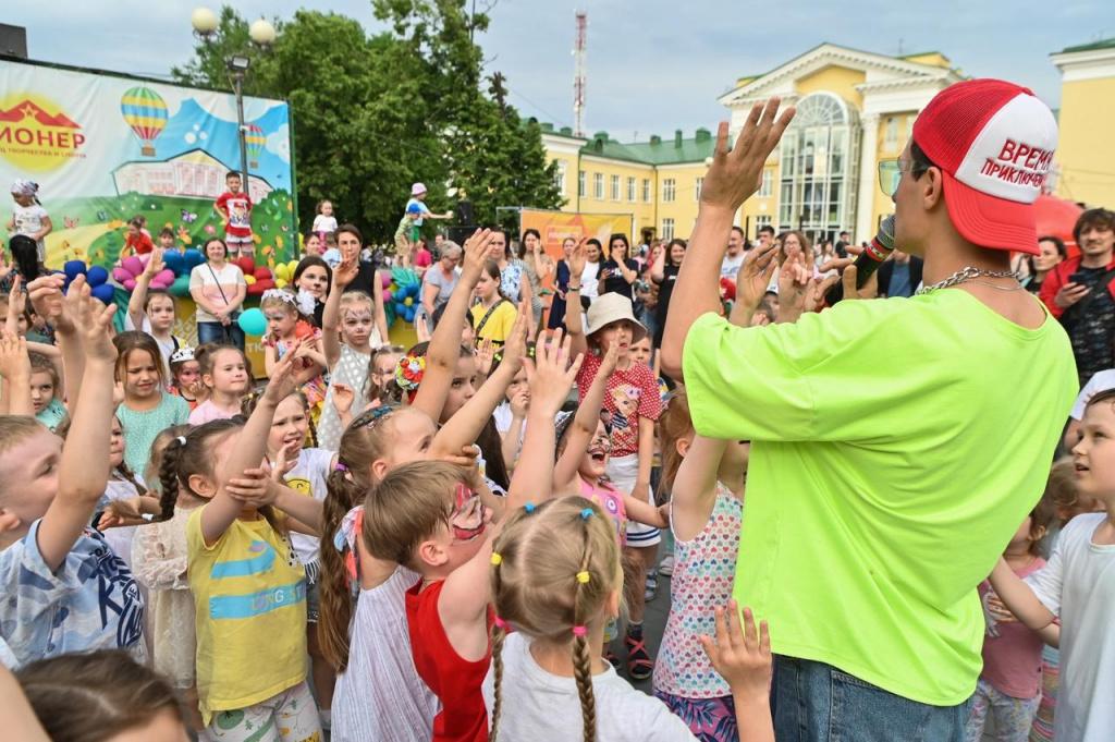 Дворец творчества и спорта «Пионер» объявляет о приеме заявок на вторую смену летнего оздоровительного лагеря с дневным пребыванием детей и подростков